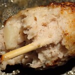 Yakitori To Osake Toritaku - 塩つくね断面（食べかけ御免）