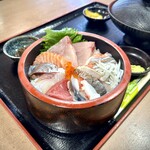 Kaisen Oshokujidokoro Ginzou - ■海鮮丼定食 ￥1.518(海鮮丼接写)