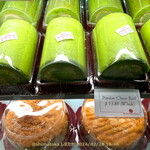 Bengawan Solo - 店内ショーケース どうしてもロールケーキに目が行ってしまう（これはシフォンケーキではありません）