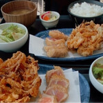 海沿いの キコリ食堂 - 