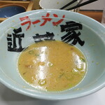 家系ラーメン 近藤家 - そこに残ったスープ