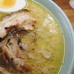 家系ラーメン 近藤家 - こんなスープ