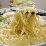 家系ラーメン 近藤家 - 麺リフト