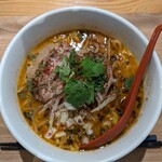 スパイスラーメン専門店 SPICE 麺 アッ晴れ - 赤い旨辛スパイスラーメン