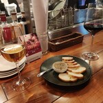 フレンチ酒場　nanoru　namonai - オレンジワインと赤ワイン