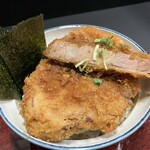 Oosaka Tonkatsu - コレが2.5cm厚のカツか。