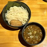 つけ麺 燕武 - 料理写真:つけ麺(900円)