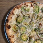 Shirasu and spring vegetable pizza