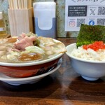 中華そば ひらこ屋 - 特製濃い口煮干中(油多め)とすじこ飯