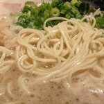 博多一双 - 細麺を硬麺でオーダー