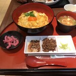 三木サービスエリア（上り線）スナックコーナー - 播州地卵の玉丼¥1,080