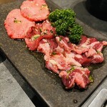 Kanzen Koshitsu Yakiniku Itadaki - 