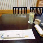 日本料理井上 - テーブル風景。