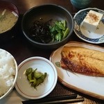 Izakaya Zen - 本日の魚、塩サバ定食700円