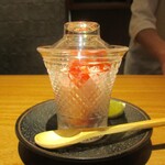 好日 - 甘味 ： 自家製 苺のシャーベット。 ライムで味変を楽しみます。