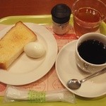 ベルナール - 「モーニングセット」280円　　半トーストに殻が既にむいてあるゆで卵のセットでした。