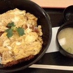 お食事処　ゆらら亭 - カツ玉丼