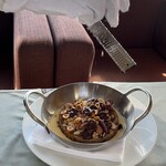 ピーク・ラウンジ - トリュフかけてくれてます