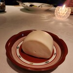 赤坂 桃の木 - マシュマロのようなマントウ