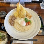 うどん大師 空海 - ku-kaiぶっかけうどんと卵かけご飯