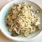 イタリアンカフェ ペスカトーレ - きのこガーリックパスタ