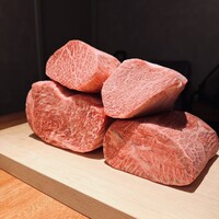 士士 - お肉のお披露目