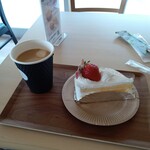 菓子庵 石川 - コーヒーとショートケーキ見晴らしの良いテラスで