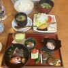 Sakana To Nihonshu Ume Komachi - お魚昼定食(1,500円)
                お造り2種盛り合わせ
                サワラのネギ味噌焼き
                枝豆豆腐･帆立貝の梅肉がけ
                鴨ロース煮･明太子出汁巻き
                あんかけ茶碗蒸し･金目鯛の串揚げ
                滋賀県産コシヒカリご飯･お味噌汁