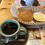 Komeda Kohi Ten - アメリカン珈琲と丸いパン