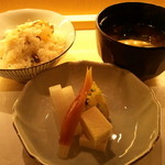 日本橋笈川 - 2014.1　鯛と小豆ご飯、おしんこ、味噌汁