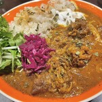 カリカリスパイス - Weekly Curry
      「日差しが春っぽい日に食べるカレー」
      ～ 春キャベツとチキンのかつお出汁カレー ～