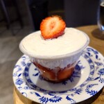 pace - いちごのカップケーキ