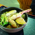 食事処 山小屋 - 天ぷらそば　840円