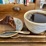 カイドウコーヒー焙煎所 - チョコレートバスクチーズケーキ¥450 + グアテマラ ¥480