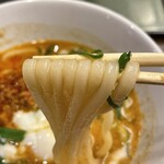 温や - 坦々クリームうどん¥880内　麻婆麺に比べたら優しいが十分辛い。胡麻の風味が良い。追い飯したいほどスープが美味く腹にもたまり満足感が大きい。