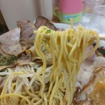 237407898 - 麺をすくうと肉がついてくる（笑）