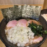 Menya Ibushi - チャーシュー麺　玉ねぎトッピング