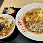 いろり庵きらく そば - ミニかつ丼セット(冷たいおそば)+かき揚げ単品