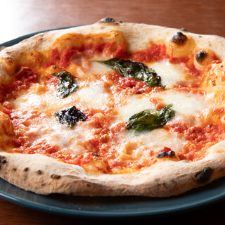 Using carefully selected homemade dough ◆ Recommended "stone oven pizza"