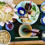 清流 - 料理写真:清流（御飯・お吸い物・ゆばの刺身・田楽・甘露煮・豆乳なべ・茶碗蒸し・小鉢・香の物）