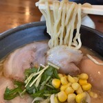 らーめん きりん - 香川でよくあるタイプの麺！