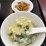 荻窪飯店 - 搾菜、卵ワカメ、豆腐中華スープ