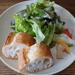 ミツバ - サラダとパン
