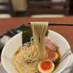 酒肴場 屯 - 三河屋製麺のツルパツ細ストレート麺