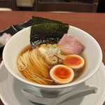 酒肴場 屯 - 津軽煮干し中華蕎麦（味玉入り）¥950