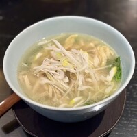 中國名菜 龍坊 代官山店 - 地鶏もも肉と青野菜の薄塩そば