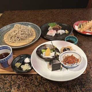 在京都祗园进修厨艺的厨师制作的“100%荞麦面”让您心满意足