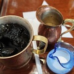 六曜舎 - アイスコーヒー(食事メニュー注文すると付いてくる)