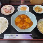 華郷餃子 - 海老チリ定食