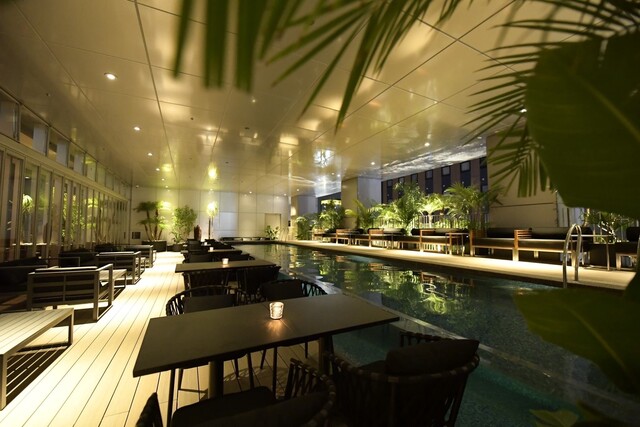 頬を赤らめたカフェの風景 組み替え